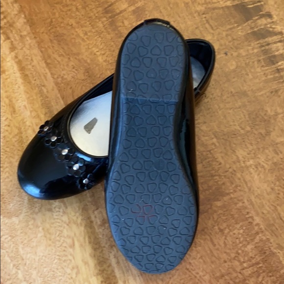Black balerinas/ dress shoes with flowers for girl - Picture 3 of 5